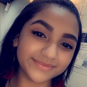 Meet your Posher, Juana